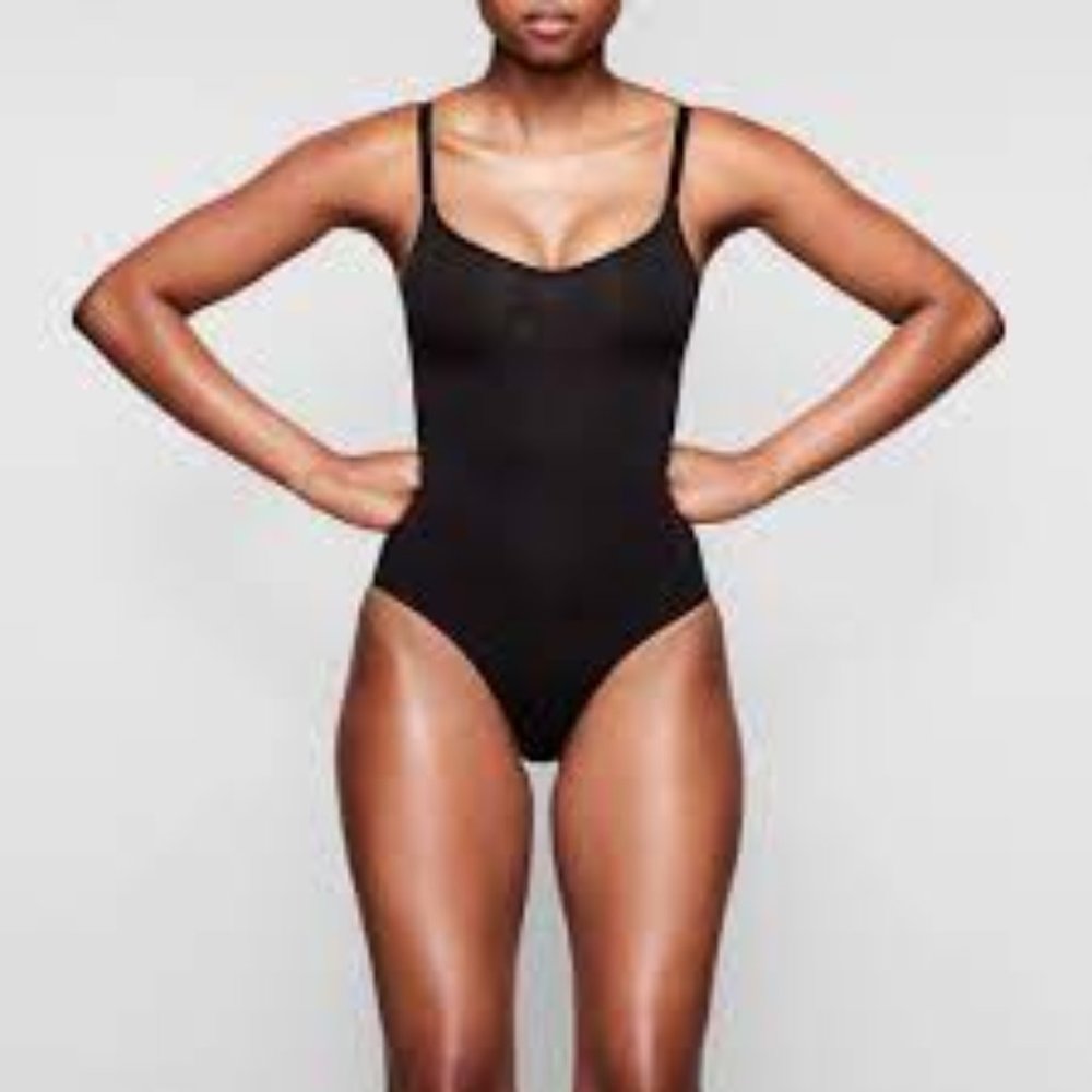 SKIMS Sculpting Thong Bodysuit Black Size S/M